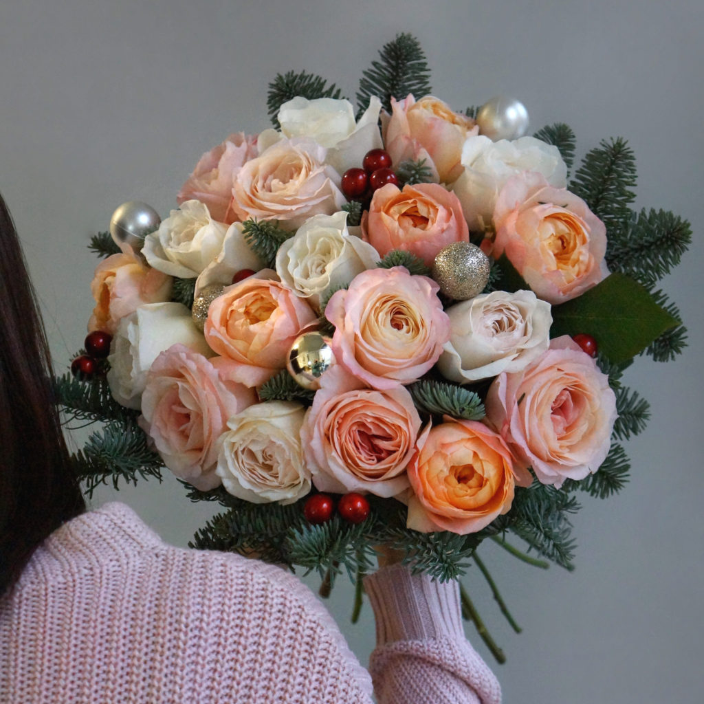 Пионовидные розы купить в москве недорого с доставкой набор сладкого в подарок