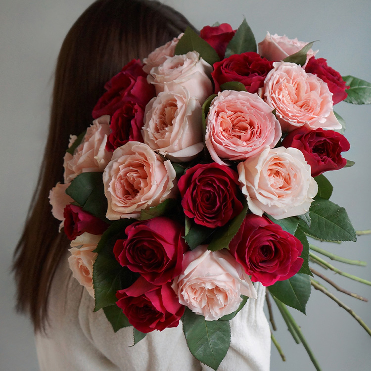 большой букет на день всех влюбленных из роз, букет роз на 14 февраля, что подарить девушке на 14 февраля