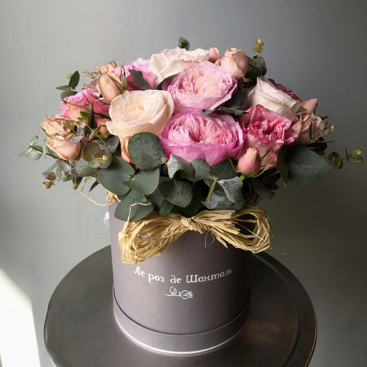букет шляпной коробке, подарок девушке на 14 февраля, букет роз на 14 февраля, розы в шляпной коробке девушке на день влюбленных
