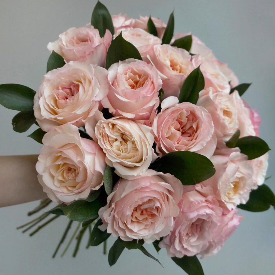 Keira сорт роз, нежно розовые розы, сорта розовых роз, какие бывают розовые розы, букет из розовых и бежевых роз,нежный букет