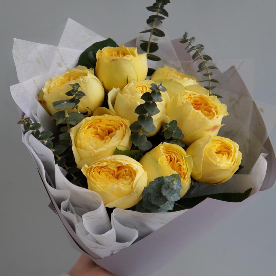 букет из желтых пионовидных роз, какой букет подарить мужчине, яркий букет на подарок мужчине