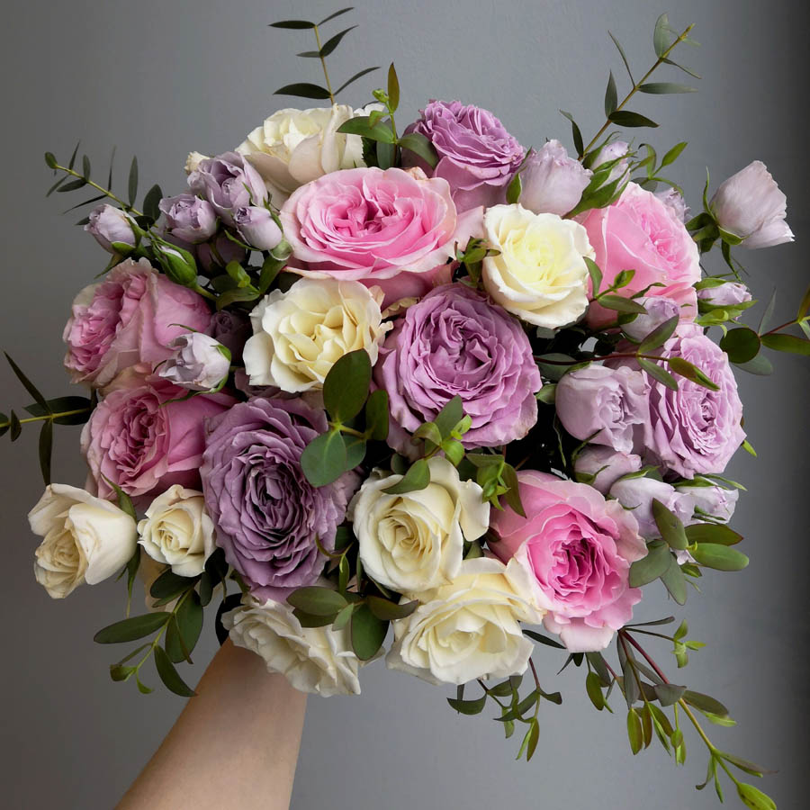розы фиолетового оттенка, фиолетовые розы, сорта фиолетовых роз, Princess Kaori (Принцесса Каори), букет фиолетовых роз и желтых роз