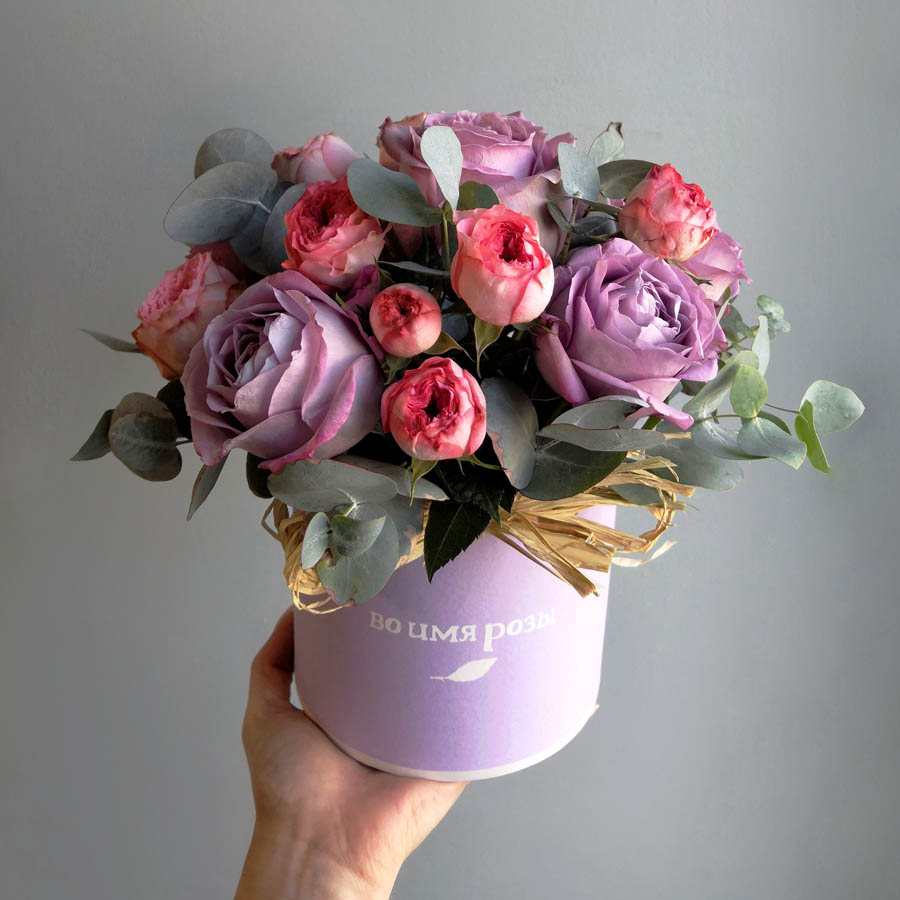 Сорта роз фиолетового оттенка, Lavender Bouquet (Лавандер Букет) , букет из фиолетовых и розовых роз в шляпной коробке