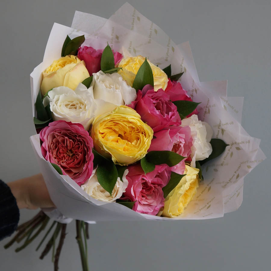 Princess Miyuki (Принцесса Миюки), самые ароматные сорта роз, какие розы самые ароматные, красные, розовые и бежевые розы с ароматом,сладкий запах мирры с нотами пряного аниса , букет из желтых, розовых и бежевых роз